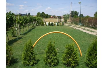 Slovakia Privát Moča, Exterior